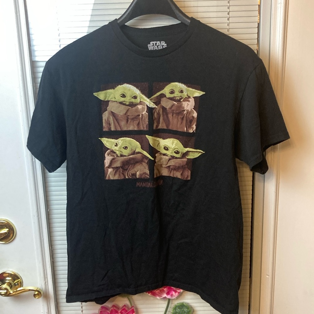 Star Wars Mandalorian Grogu men’s medium
